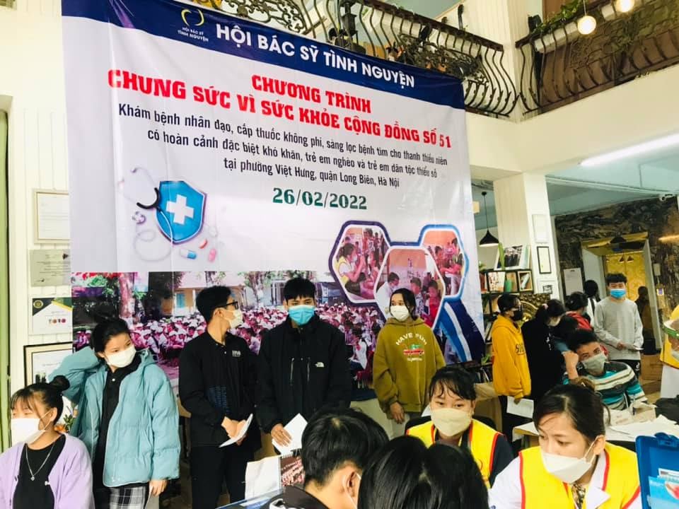 Hoạt động Khám bệnh nhân đạo cho trẻ em đặc biệt khó khăn